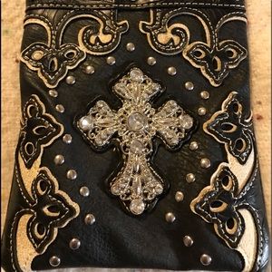 Cross body purse. “Cross” with Bling